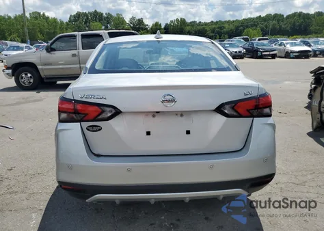 2020 Nissan Versa Sv z USA, uszkodzony, nr VIN 3N1CN8EV7LL823973